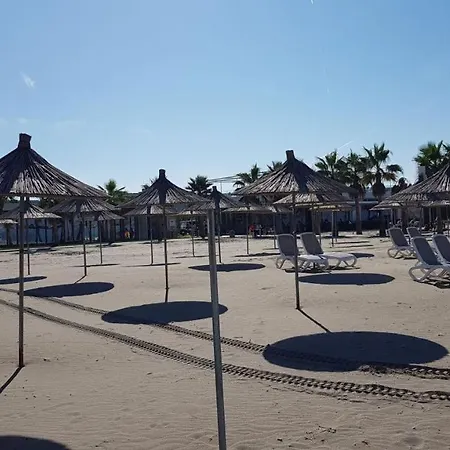 With Private Pool - 247 Appartamento Durrës