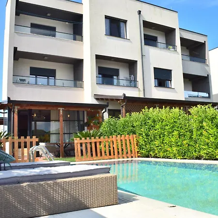Appartamento With Private Pool - 247 Durrës