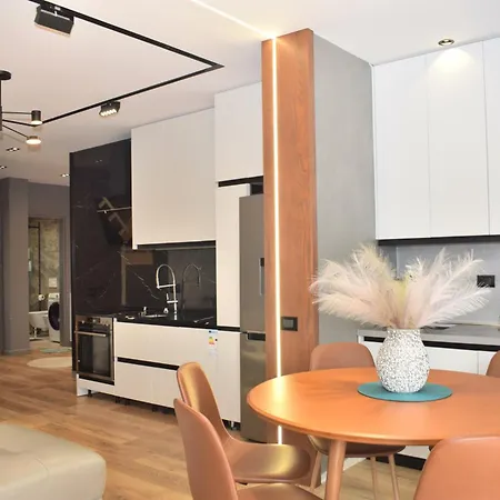 Appartamento With Private Pool - 247